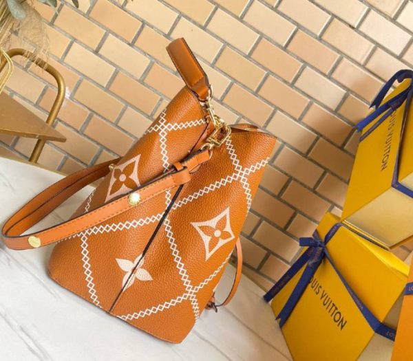 Replica Louis Vuitton Spring 2022 Monogram Empreinte NeoNoe MM Bag In Arizona Brown - Image 3