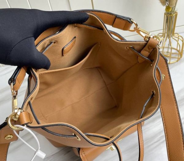 Replica Louis Vuitton Lockme Bucket Bag In Arizona Beige - Image 5