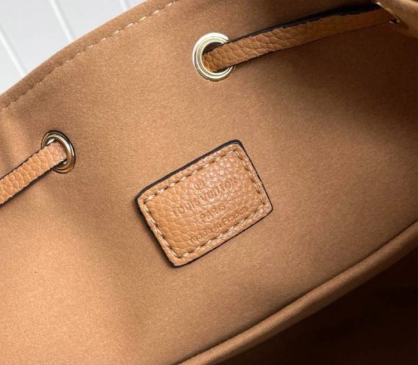 Replica Louis Vuitton Lockme Bucket Bag In Arizona Beige - Image 6