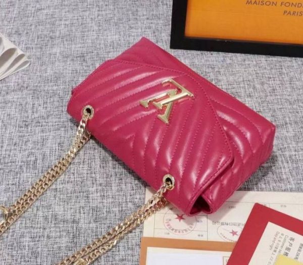 Replica Louis Vuitton New Wave Chain Bag In Agathe Pink - Image 4
