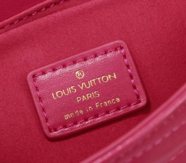 Replica Louis Vuitton New Wave Chain Bag In Agathe Pink - Image 7