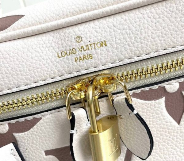 Replica Louis Vuitton Bicolor Monogram Empreinte Vanity PM Bag In Cream And Bois De Rose Pink - Image 5
