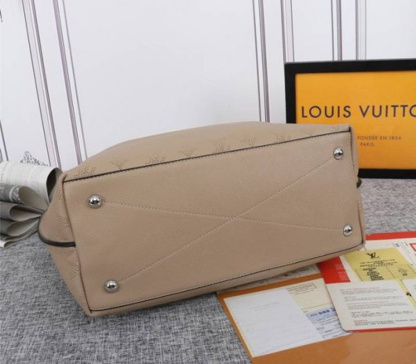 Replica Louis Vuitton Mahina Carmel Hobo In Galet Gray - Image 4