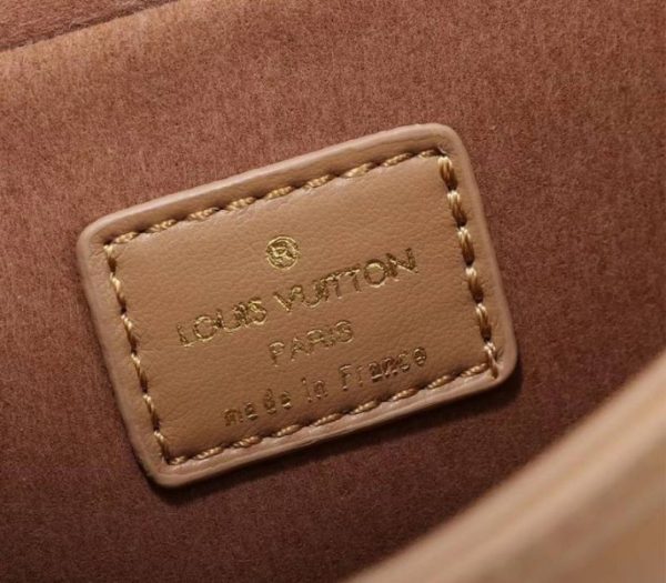 Replica Louis Vuitton New Wave Chain Bag In Beige - Image 7