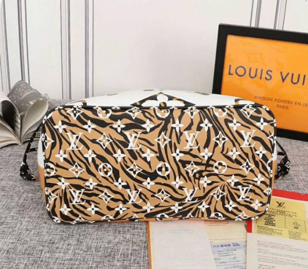 Replica Louis Vuitton Giant Neverfull MM Tote In Cream And Caramel - Image 6