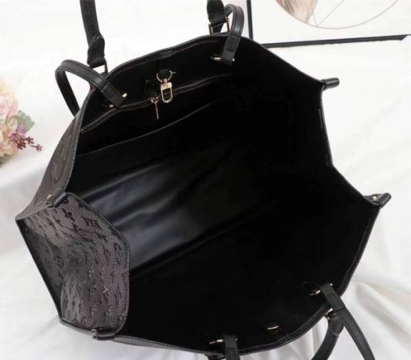 Replica Louis Vuitton Monogram Empreinte Giant Onthego GM Tote In Black - Image 5