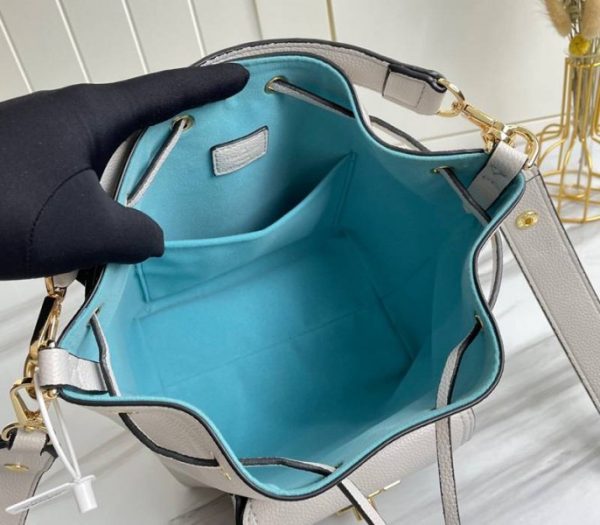 Replica Louis Vuitton Lockme Bucket Bag In Greige - Image 4