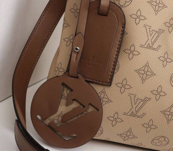 Replica Louis Vuitton Mahina Beaubourg MM Hobo In Beige - Image 9