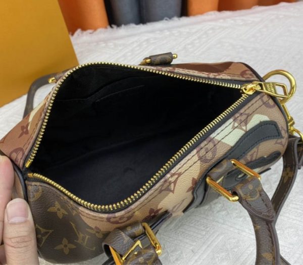 Replica Louis Vuitton J Hope X Keepall Bandouliere 25 Brown Travel Bag In Two Eyes Patches - Image 5