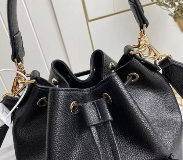 Replica Louis Vuitton Lockme Bucket Bag In Black - Image 7