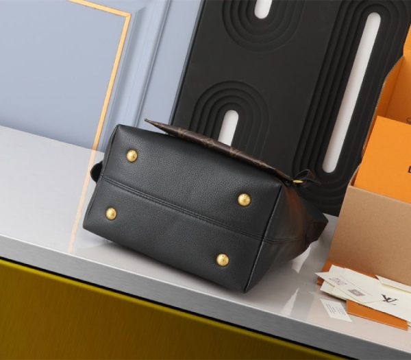 Replica Louis Vuitton Low Key PM Hobo In Black - Image 4