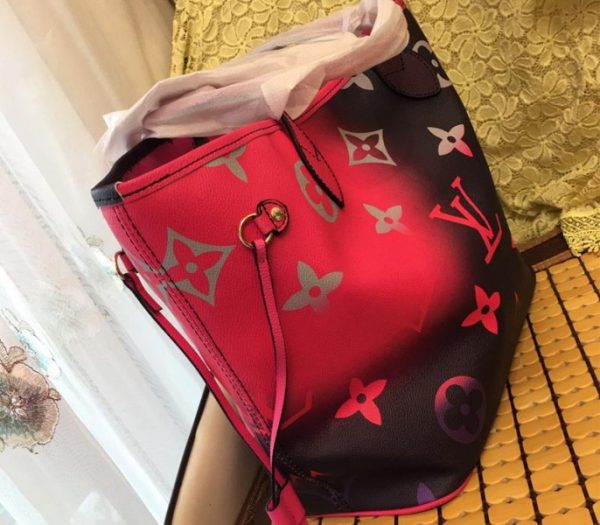 Replica Louis Vuitton Spring 2022 Neverfull MM Tote In Midnight Fuchsia - Image 6