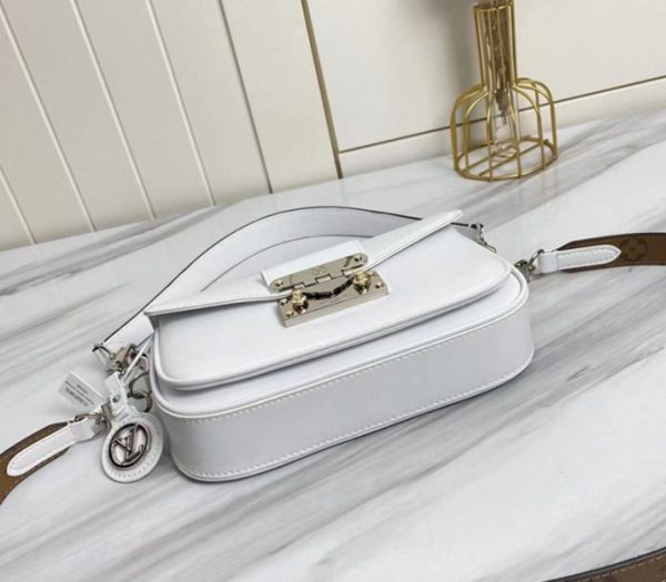 Replica Louis Vuitton Spring Summer 2022 Swing Bag In White - Image 4