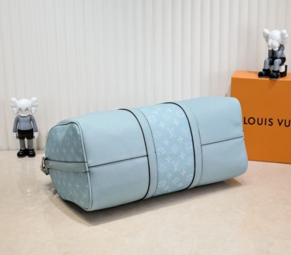 Replica Louis Vuitton Taiga Leather Keepall Bandouliere 50 Travel Bag In Miami Green - Image 4