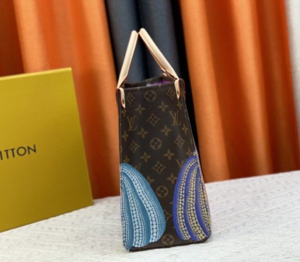 Replica Louis Vuitton X YK Monogram Canvas Onthego MM Tote In Pumpkin - Image 4